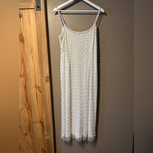 Elegant White Sleeveless Dress